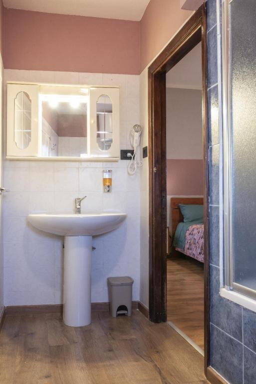 Le Mura Antiche Rooms Сассари Экстерьер фото