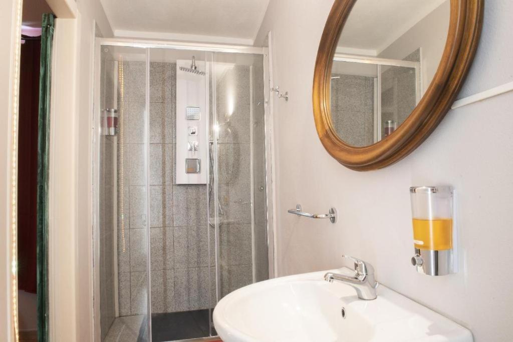 Le Mura Antiche Rooms Сассари Экстерьер фото